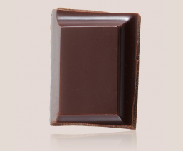 tablette de chocolat noir sur del lago
