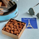 Délicieuses et faciles à transporter, elles sont le cadeau idéal à emporter dans ses bagages ! 

🇬🇧 Delicious and easy to carry, they are the ideal gift to take in your luggage!

#jeanpaulhevin #almonds #cocoaalmonds #amandes #chocolatier #parissouvenir #eiffeltour #chocolatierparis #parischocolate