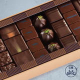 Il y a toujours une bonne raison de (se) faire plaisir 🥰 Profitez de la livraison en 24h partout en France et en 1h à Paris, Levallois-Perret, Neuilly-Sur-Seine et Clichy. 

🇬🇧 There is always a good reason to treat yourself/someone 🥰 Enjoy our 24 hours delivery anywhere in France and within 1 hour in Paris, Levallois-Perret, Neuilly-Sur-Seine and Clichy.

#jeanpaulhevin #chocolats #chocolatier #chocolatierparis #ganaches #pralinés #bonneadresseparis #confiserie #chocolate #parisbestchocolate #relaisdesserts @relaisdesserts_officiel